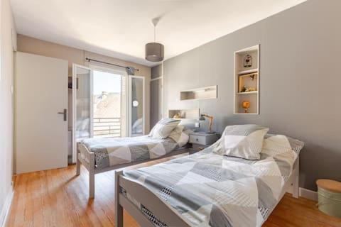 Maison De Ville Avec Garage Et Terrasse Lourdes Eksteriør bilde