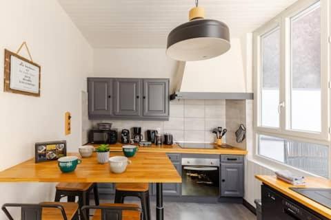 Maison De Ville Avec Garage Et Terrasse Lourdes Eksteriør bilde